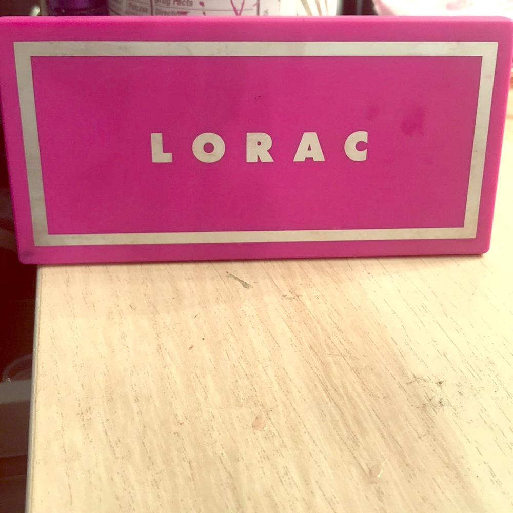 Limited edition lorac eyeshadow palette